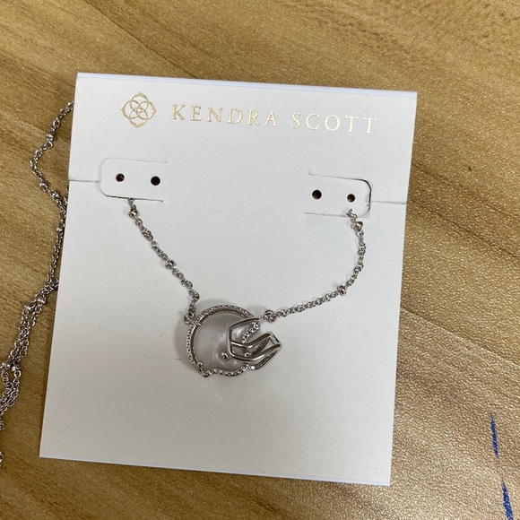 Kendra Scott Silver Circle Pendant Necklace - Picture 4 of 4
